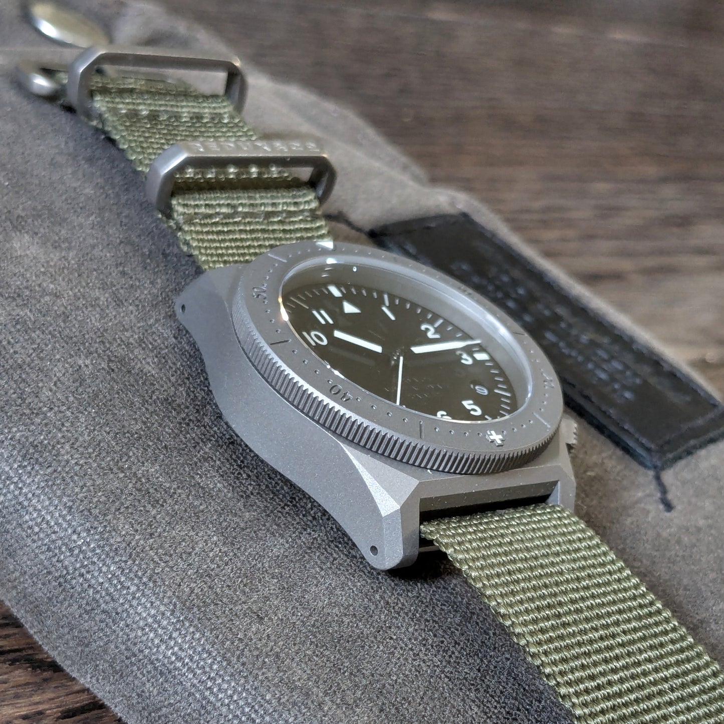 VALOR Model 11 Date Titanium grade 5