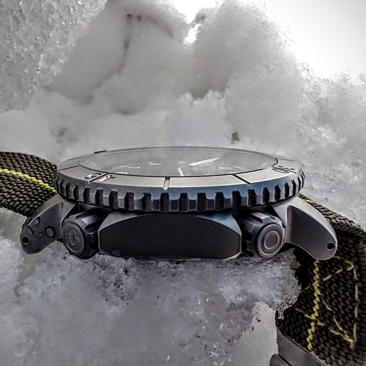 COURG42 Titanium Mission Watch