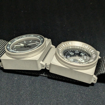 SCOUT analog watch and compass arranged together on one strap; configuration example.
